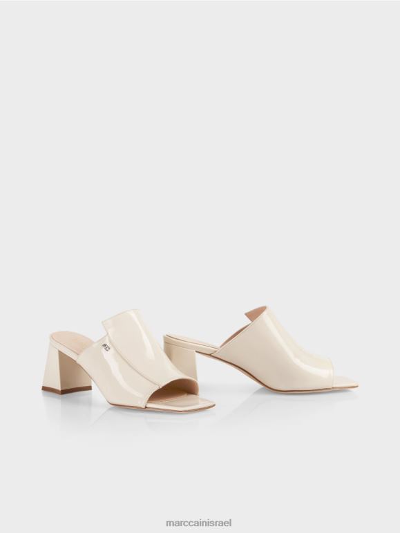 קרם אבקה Marc Cain סנדלים מרובעים "לחשוב מחדש ביחד". הַנעָלָה 62FRR1636